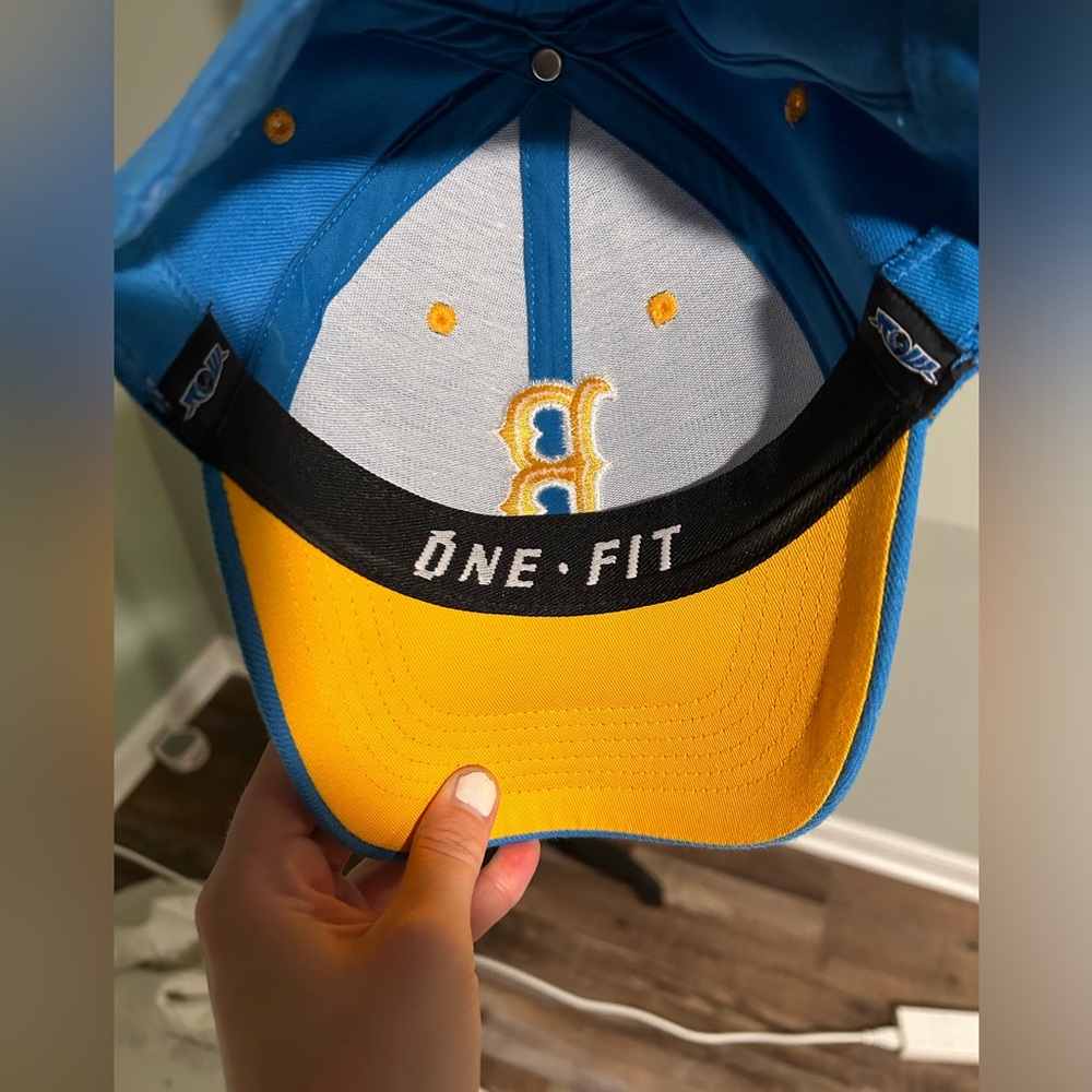 UCLA Hat - Picture 3 of 4